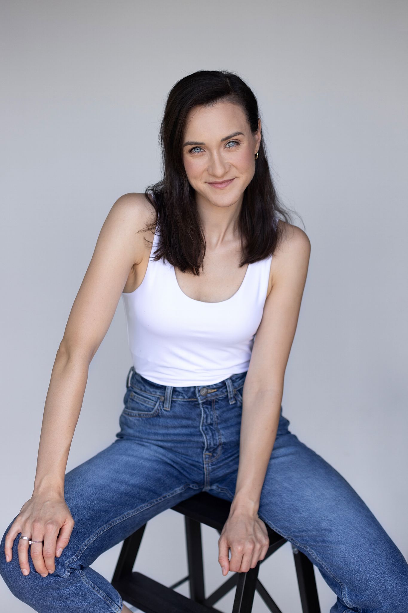 Magdalena Tarnawska-Stus - portret aktorski, seria studyjna, neutralne tło